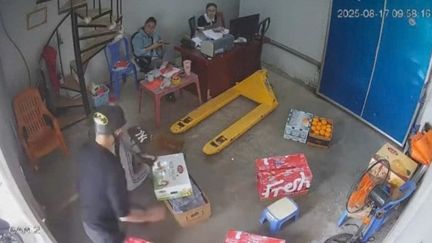 Đối tượng bị bắt sau khi cầm dao xông vào nhà chém 3 người bị thương ở Hải Phòng